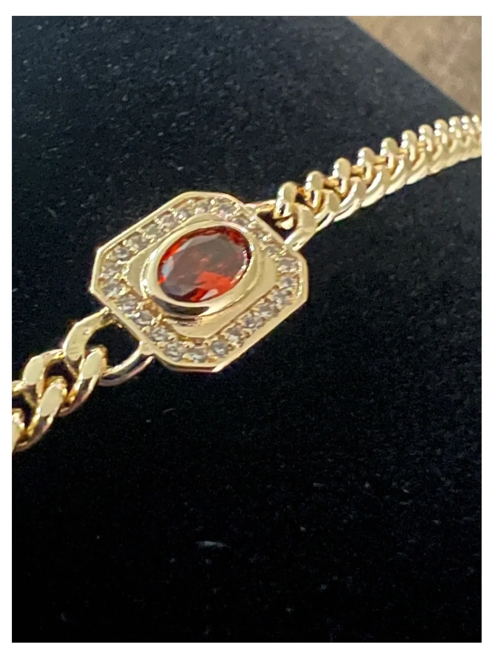 847. NWT PRETTY BIRD Tarnish-Proof Red Stone Cuban Bracelet in Gold 8.5”